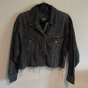 Abercrombie & Fitch cropped denim jacket